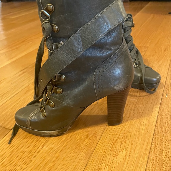 Stylish Lace-Up Boots - Picture 4 of 4